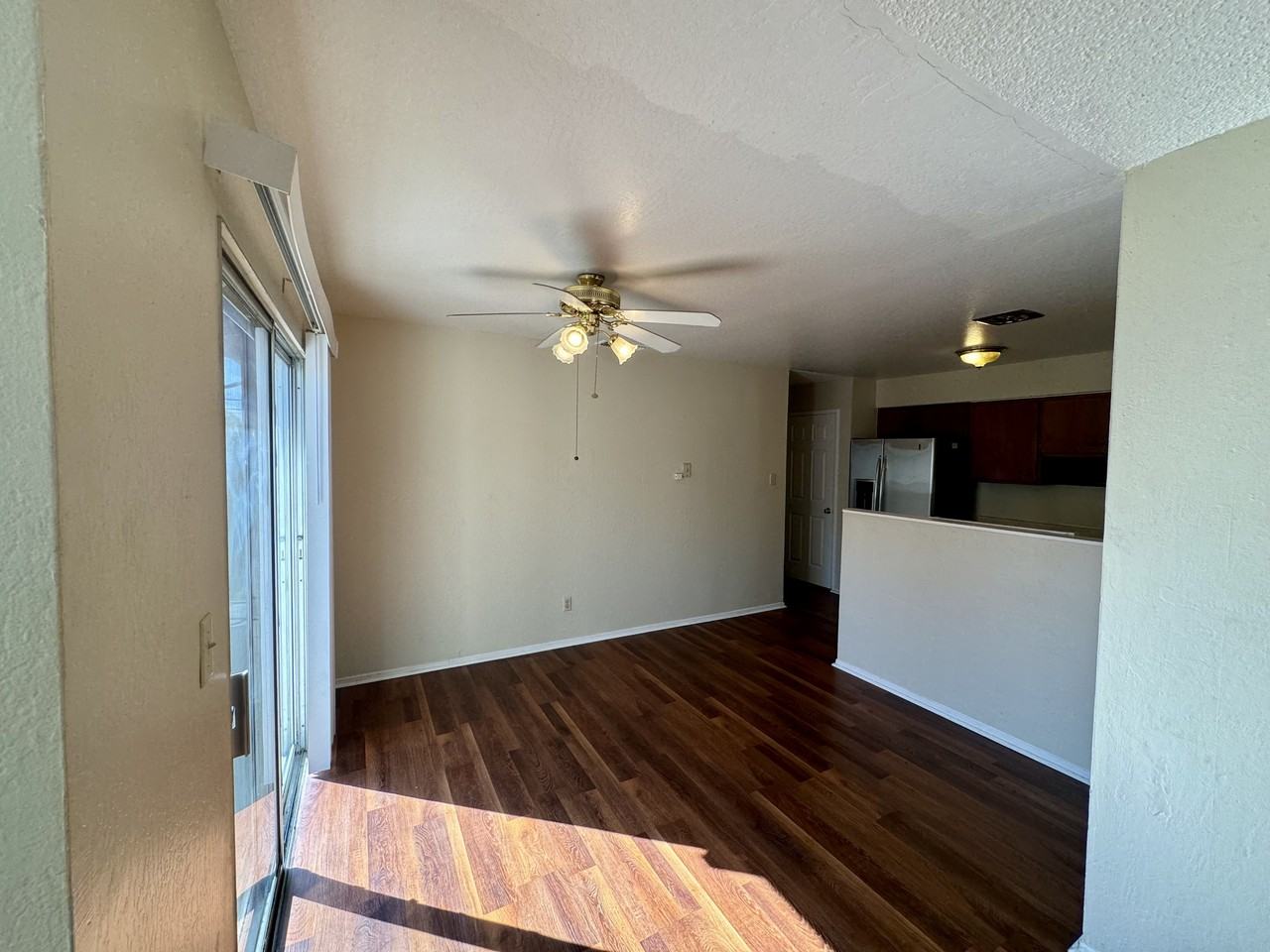 7022 Amsterdam Ave - Photo 5 of 21