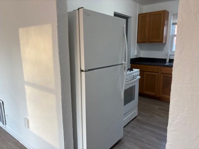 6104 Yale St - Photo 7 of 23