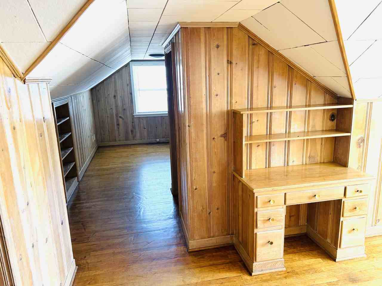 7605 Floyd St - Photo 6 of 12