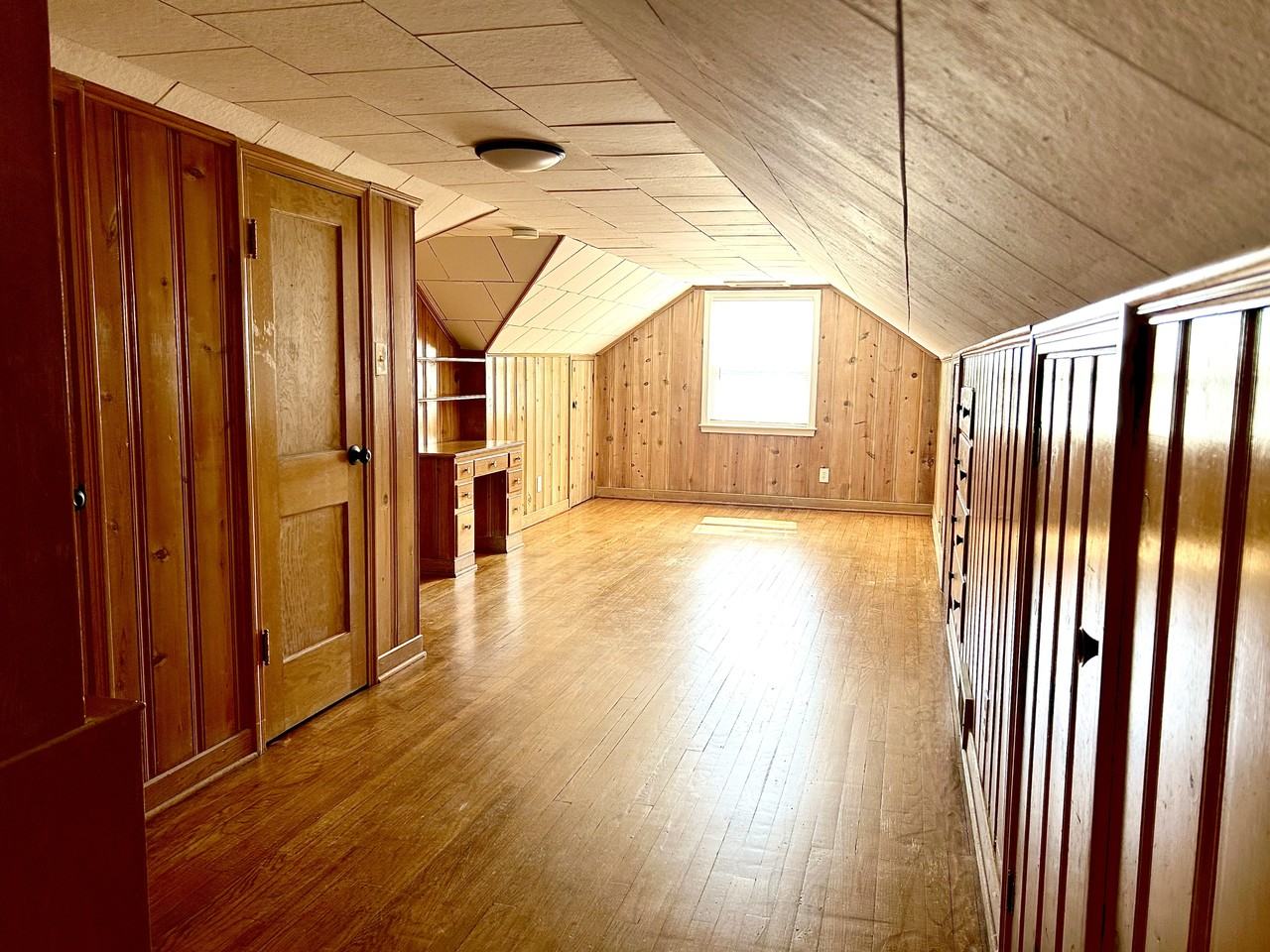 7605 Floyd St - Photo 7 of 12