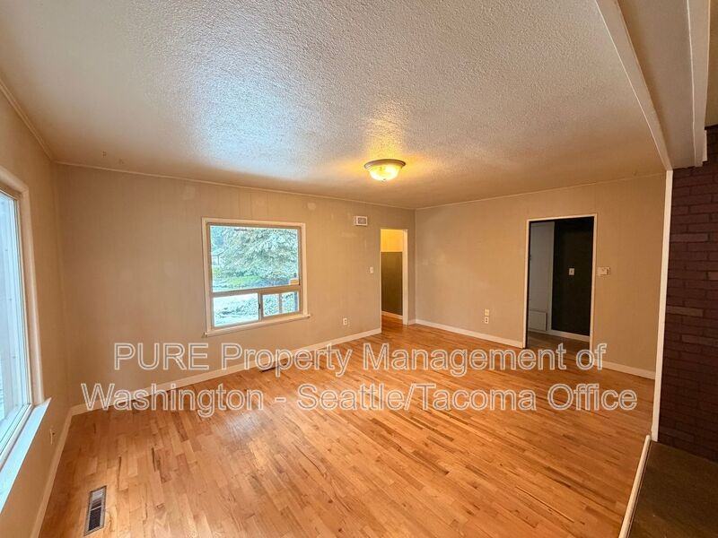 5215 53rd St W - Photo 6 of 12