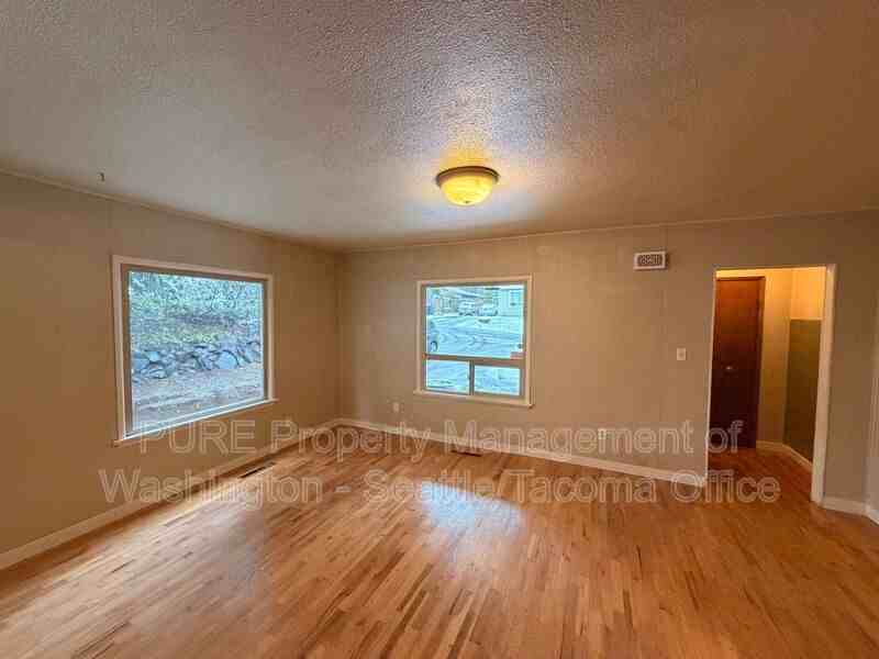 5215 53rd St W - Photo 7 of 12