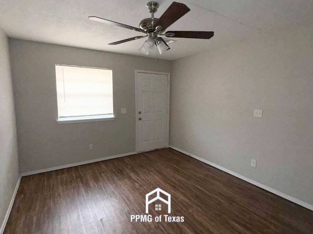 1321 N Christine Dr - Photo 3 of 20