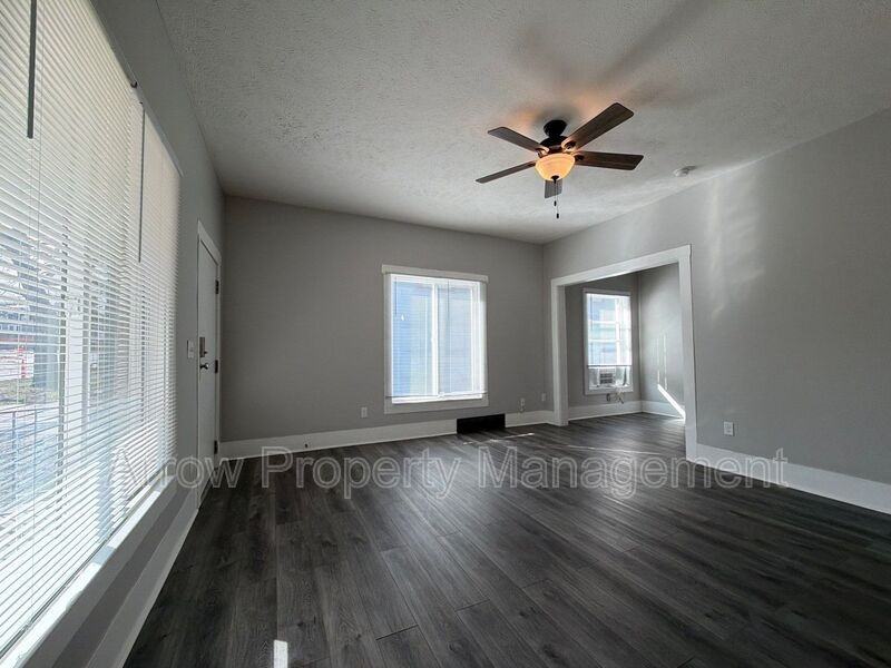 926 A St #A - Photo 4 of 9