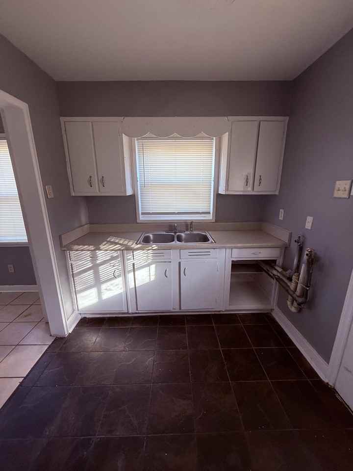 3742 Deerwood Cv - Photo 5 of 12