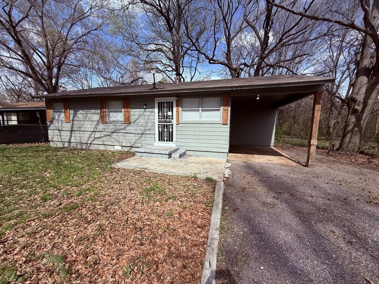 686 Delta Rd - Photo 2 of 14