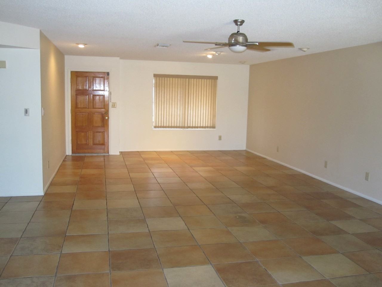 1028 E Paradise Ln - Photo 5 of 26