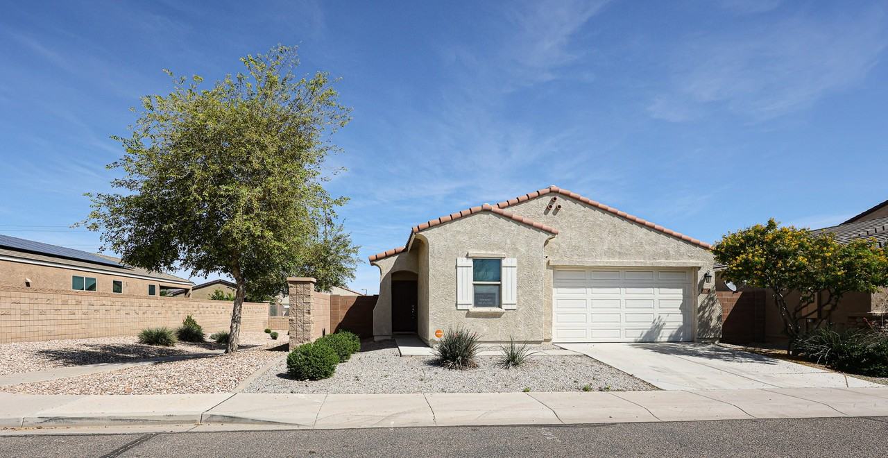 23700 W Watkins St - Photo 2 of 33