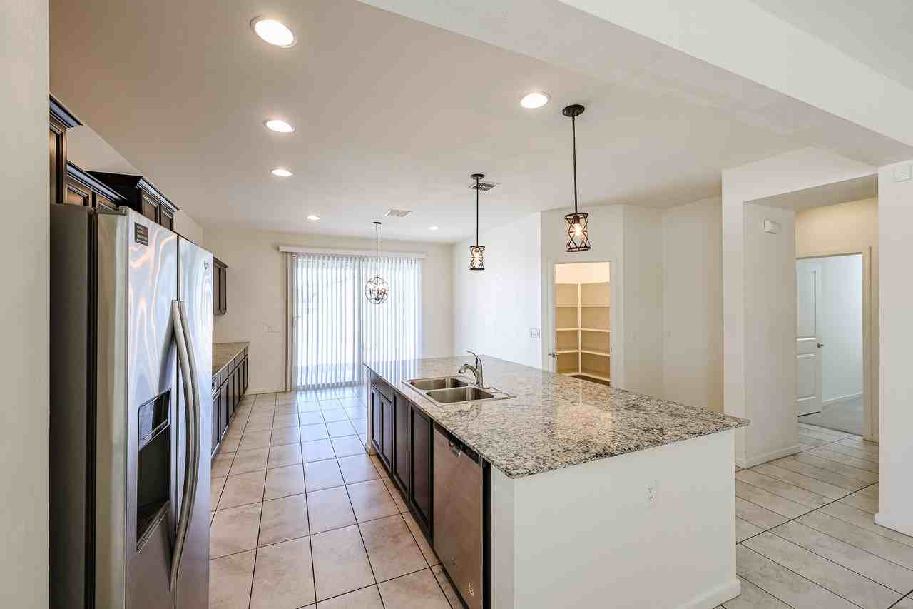 23700 W Watkins St - Photo 5 of 33