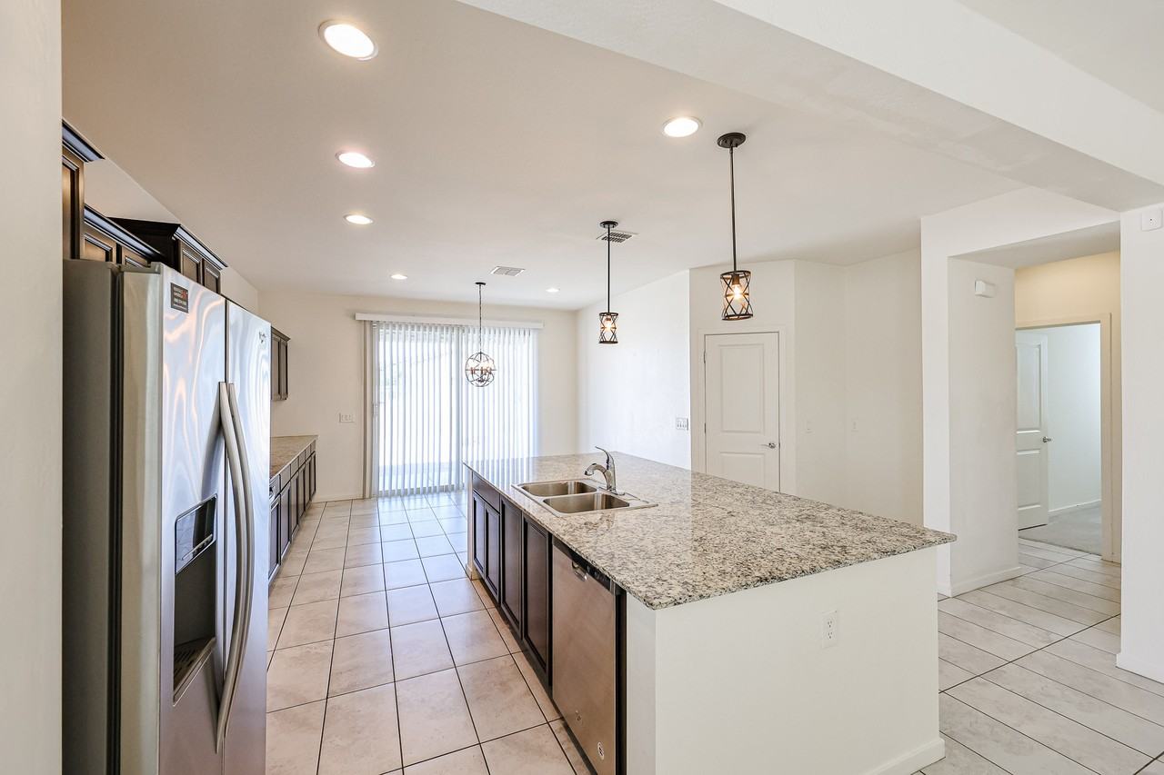 23700 W Watkins St - Photo 6 of 33