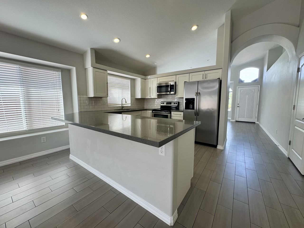 8667 E Pinchot Ave - Photo 3 of 27