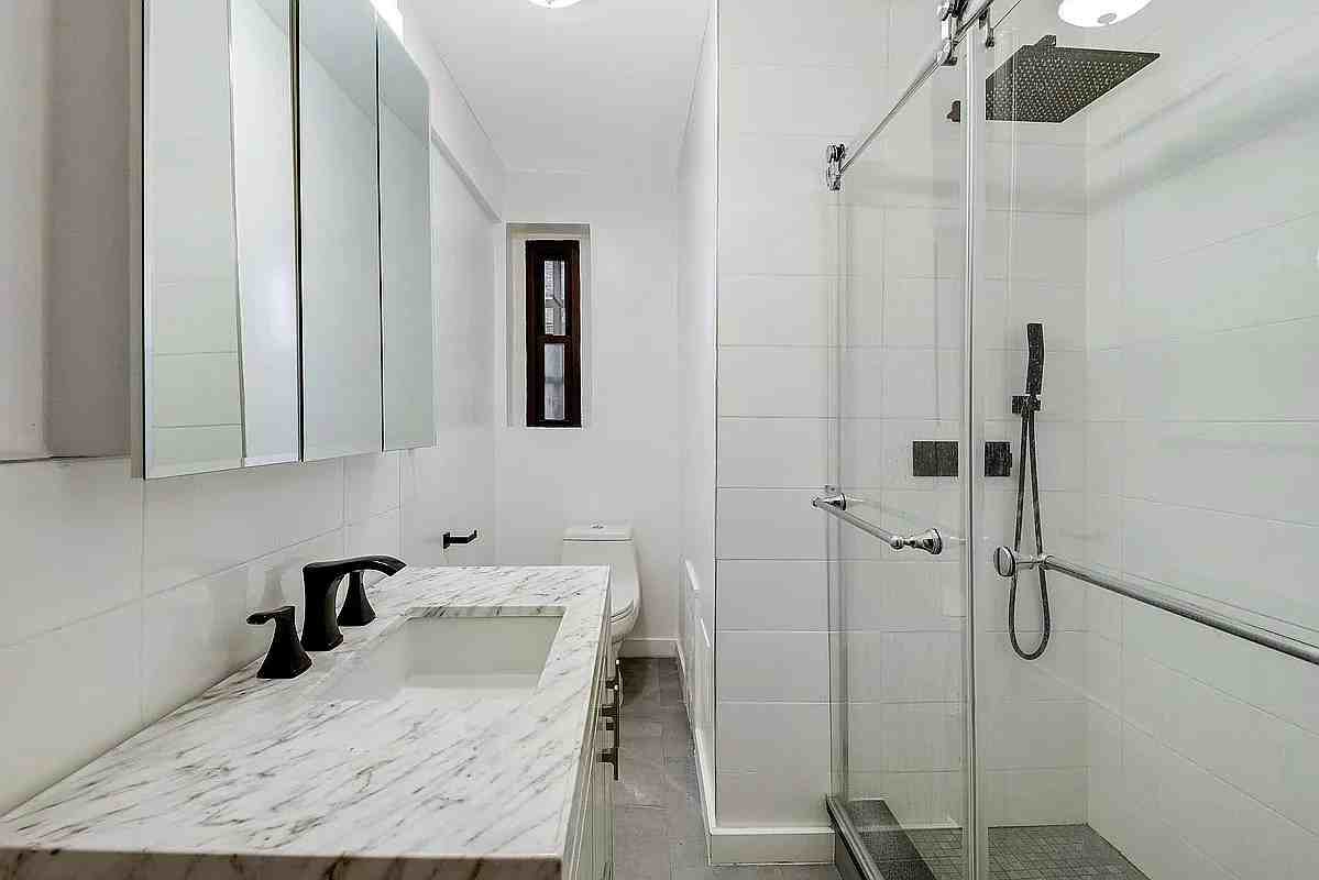 3131 138th St #AL - Photo 4 of 4