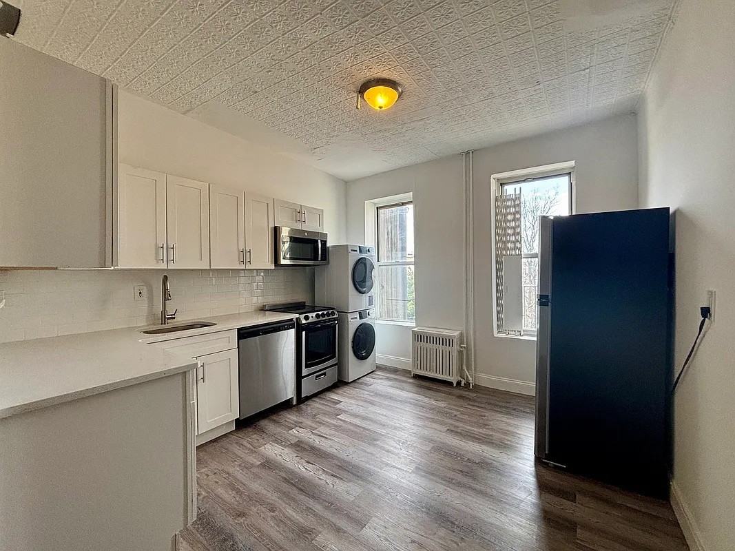 294 5th Ave #CL - Photo 2 of 3