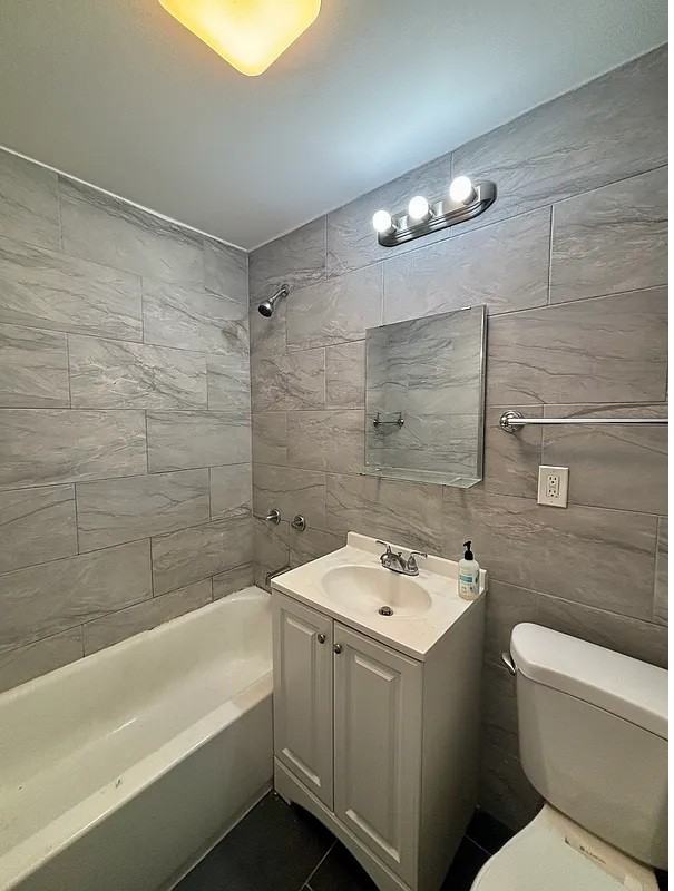 294 5th Ave #CL - Photo 3 of 3