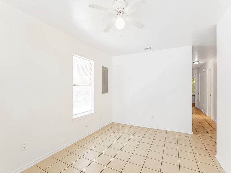 315 Isbell Rd - Photo 3 of 20