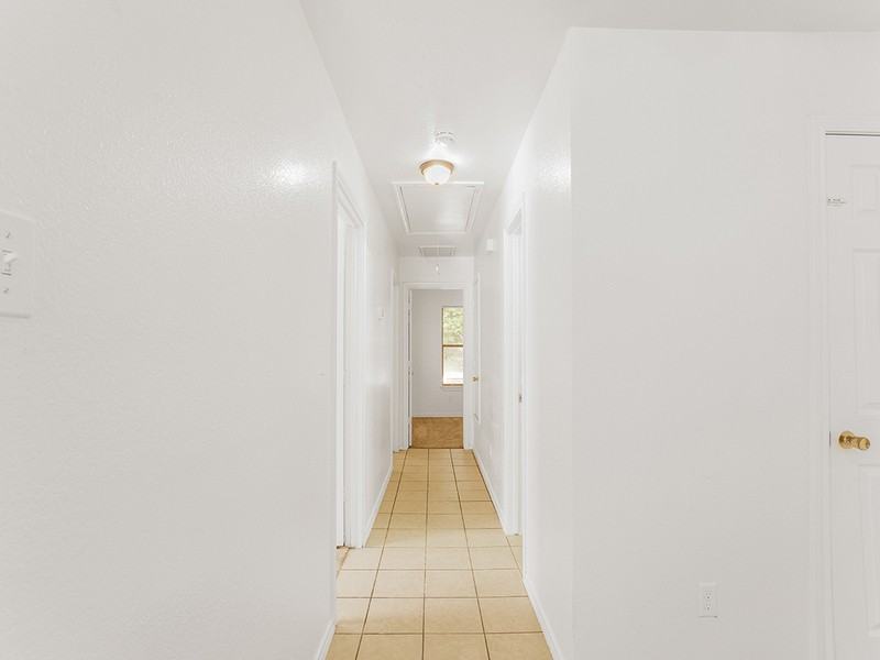 315 Isbell Rd - Photo 5 of 20