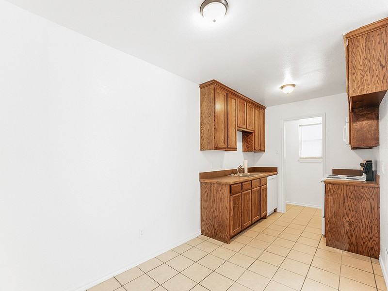 315 Isbell Rd - Photo 7 of 20