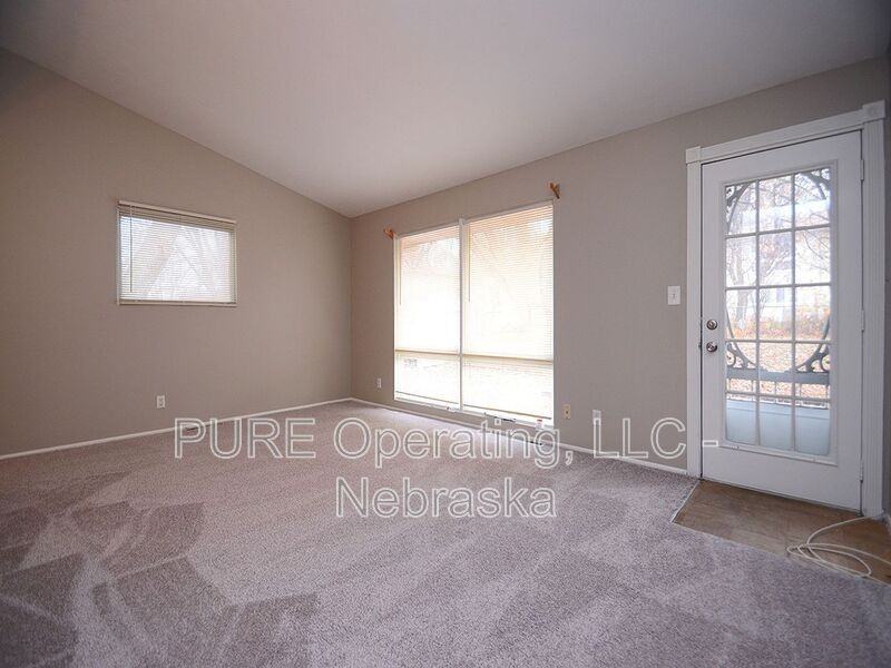 8624 Templeton Dr - Photo 3 of 25