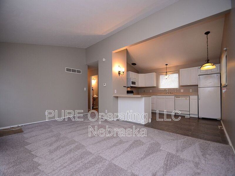 8624 Templeton Dr - Photo 4 of 25