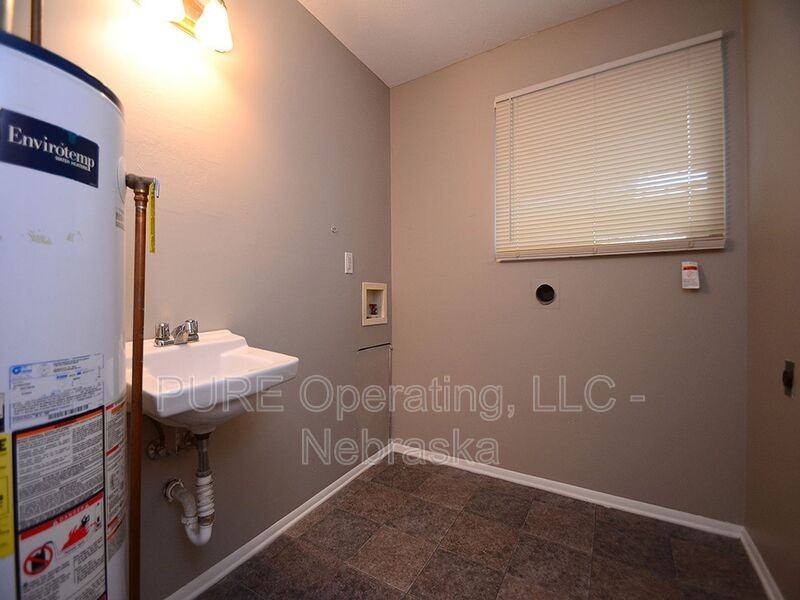 8624 Templeton Dr - Photo 5 of 25