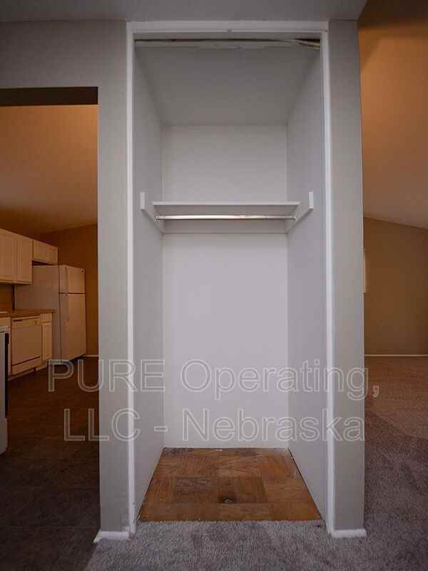 8624 Templeton Dr - Photo 6 of 25