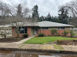 featured image of 938 Madison St