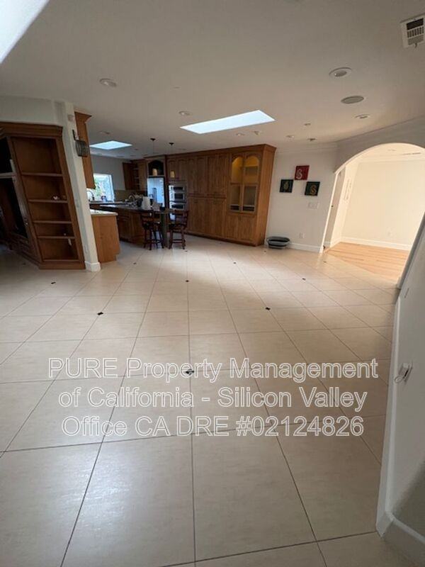 1411 Floyd Ave - Photo 4 of 21