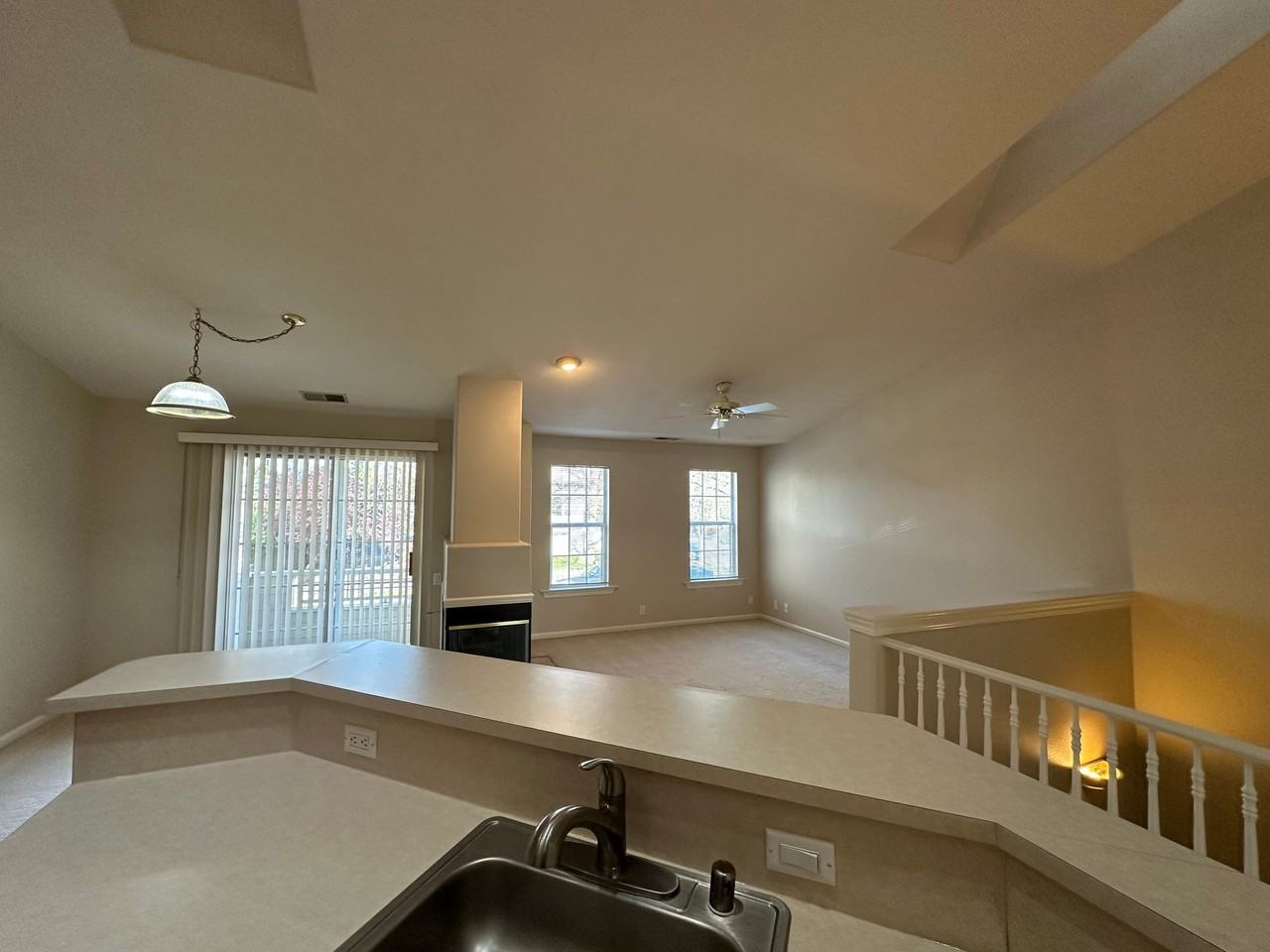 1905 22nd St - Photo 2 of 50