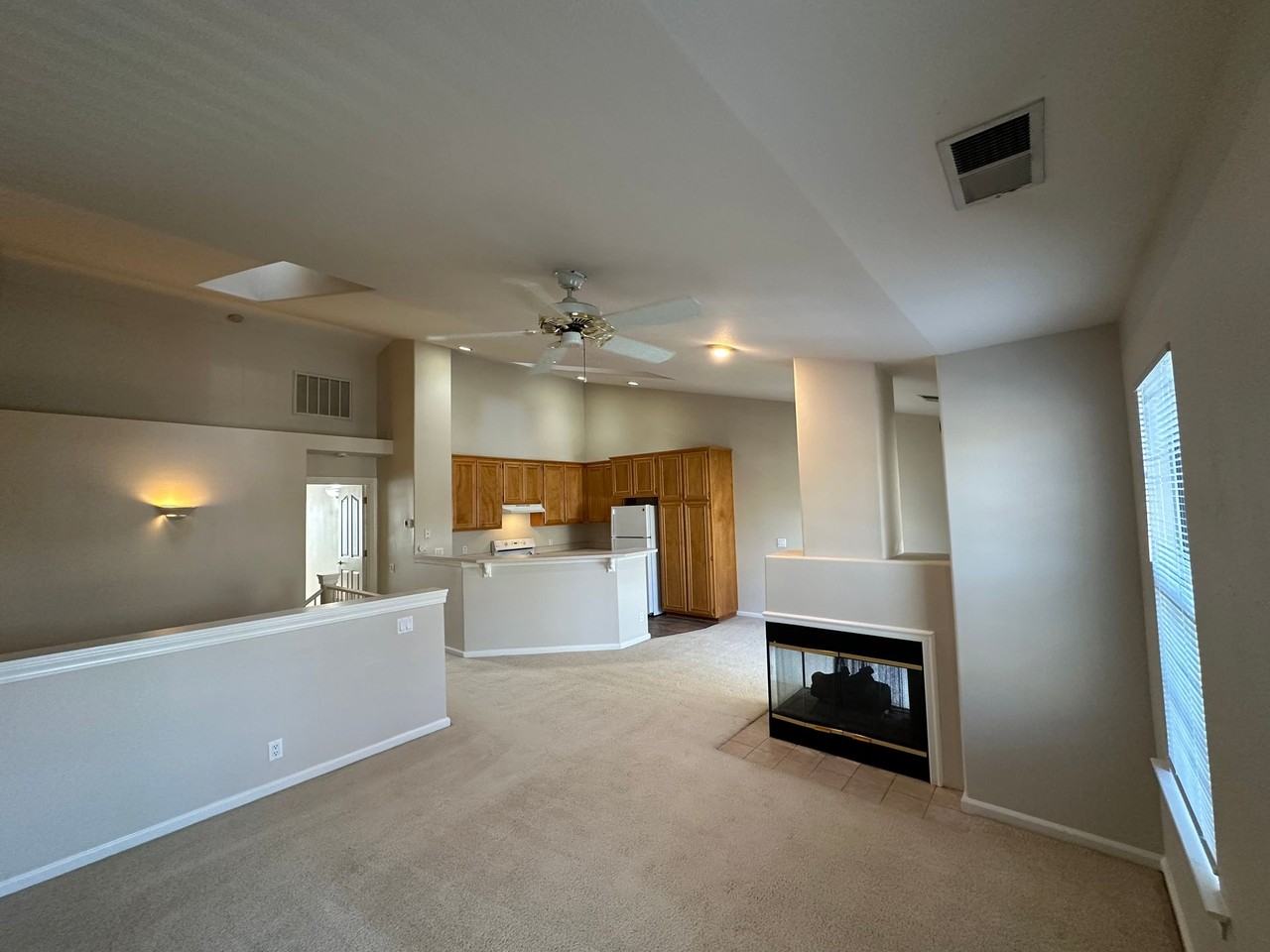 1905 22nd St - Photo 6 of 50