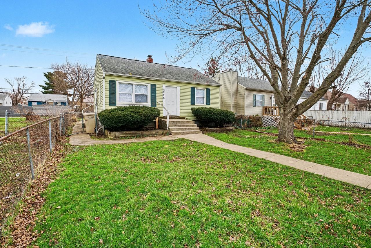 806 S Albert Ave - Photo 2 of 18