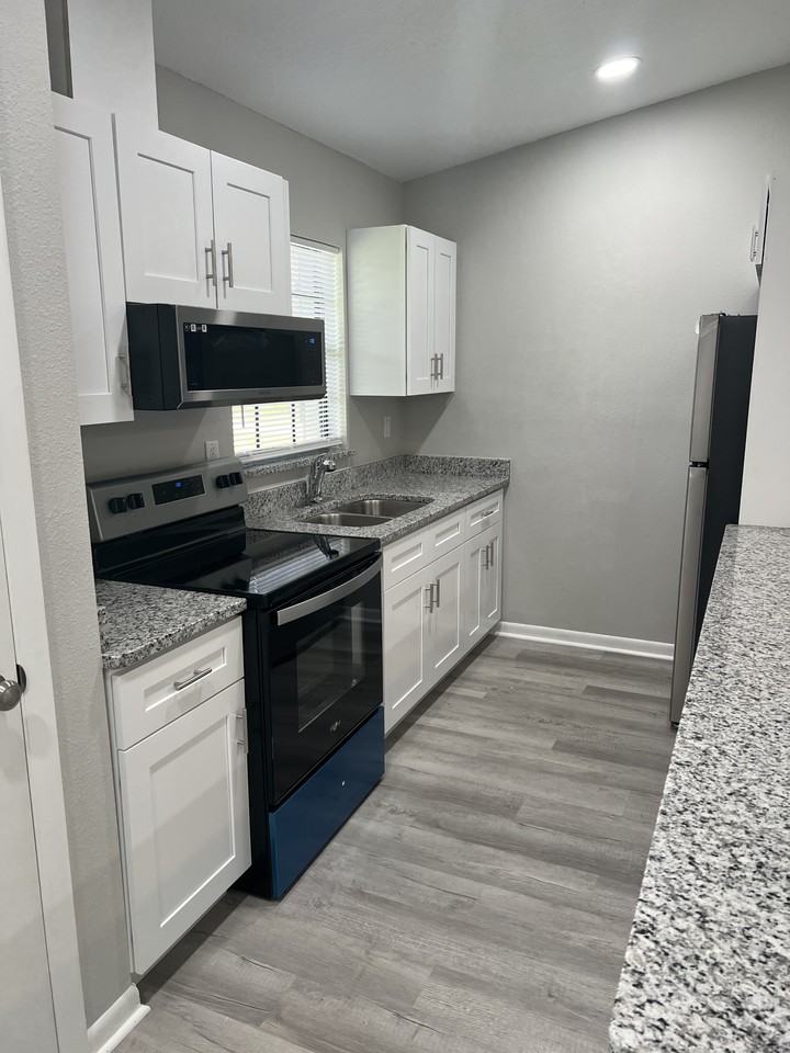 37235 Orange Valley Ln #5 - Photo 2 of 10