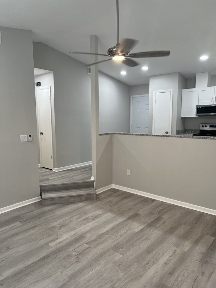 37235 Orange Valley Ln #5 - Photo 3 of 10