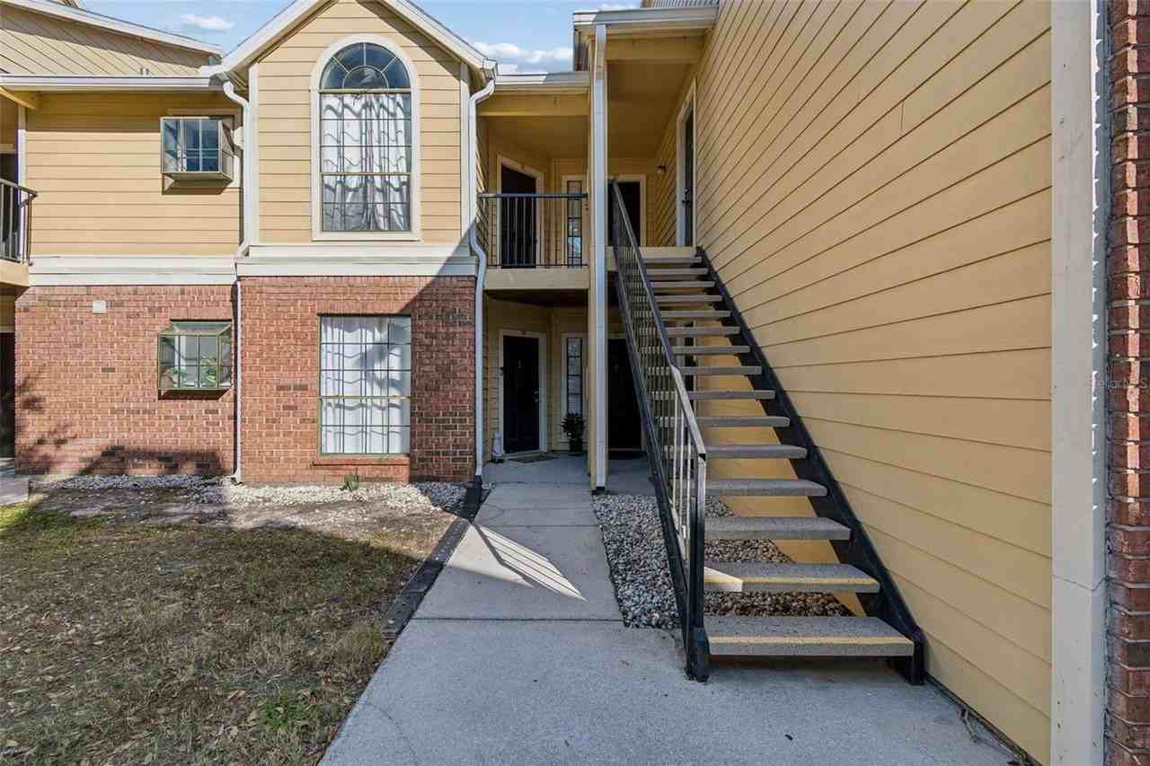 8742 Mallard Reserve Dr #105 - Photo 3 of 48