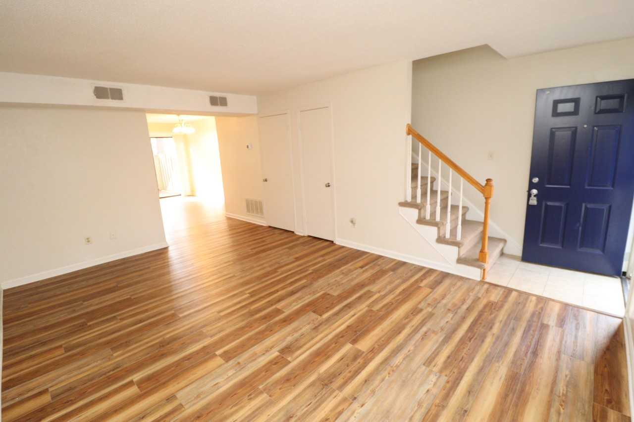 1260 Donaldson Ct - Photo 3 of 21