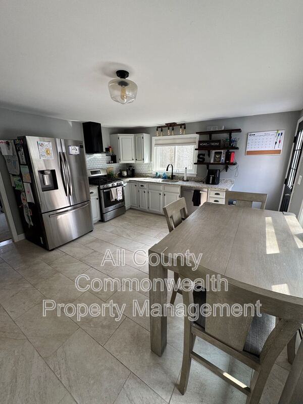 26 Tiverton Ave - Photo 4 of 13