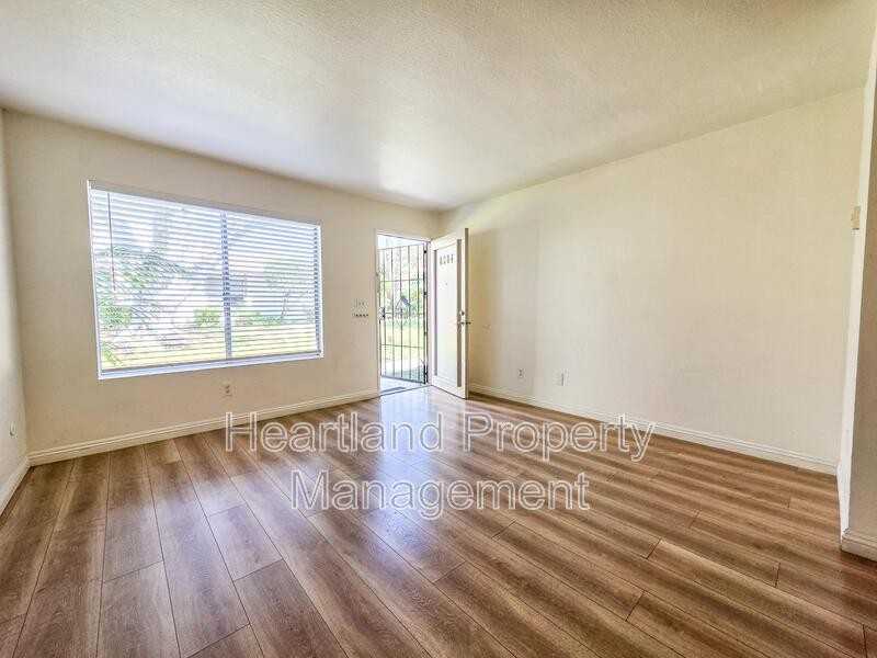 8284 Echo Dell Rd - Photo 2 of 8