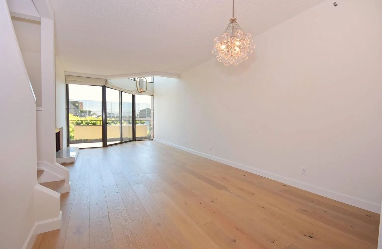 101 Lombard St - Photo 2 of 7