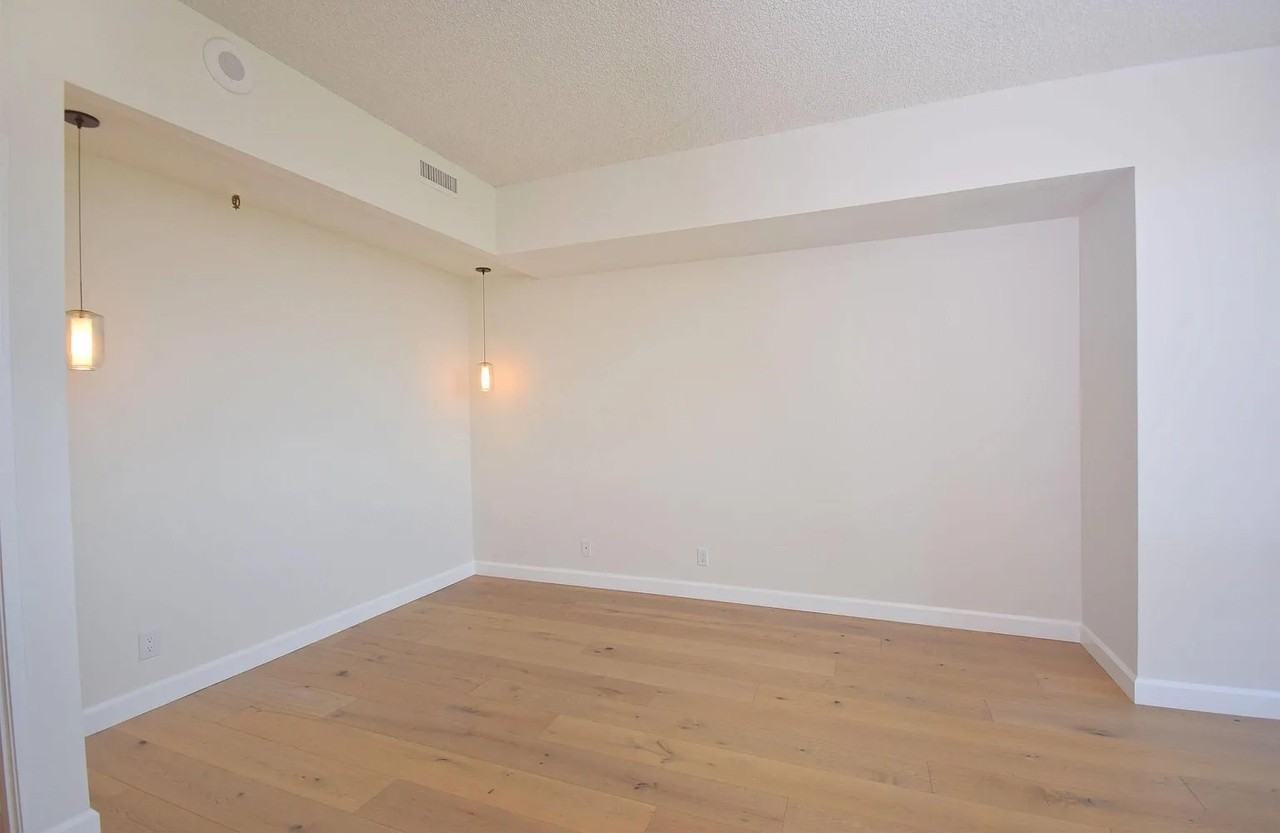 101 Lombard St - Photo 4 of 7