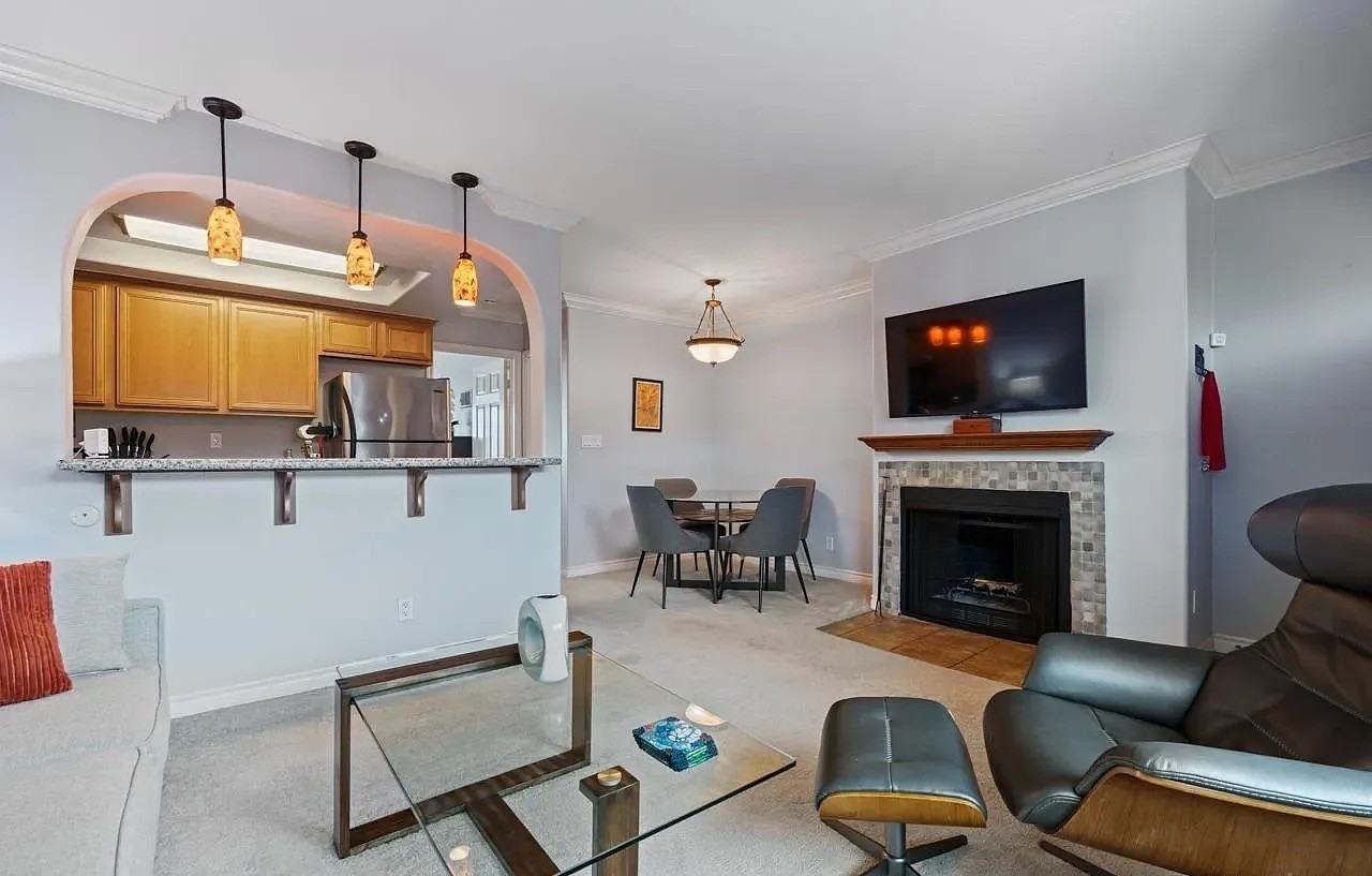 4230 48Th St - Photo 2 of 7