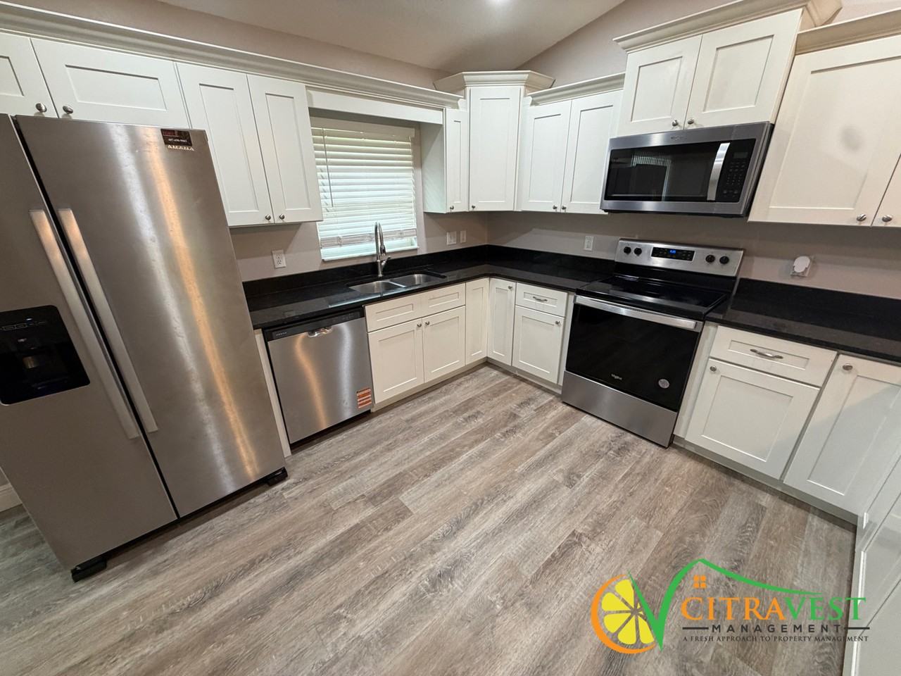 8006 N Voyager Dr - Photo 3 of 14