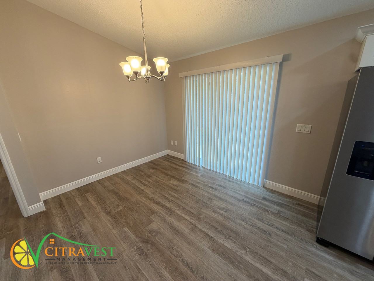 8006 N Voyager Dr - Photo 4 of 14