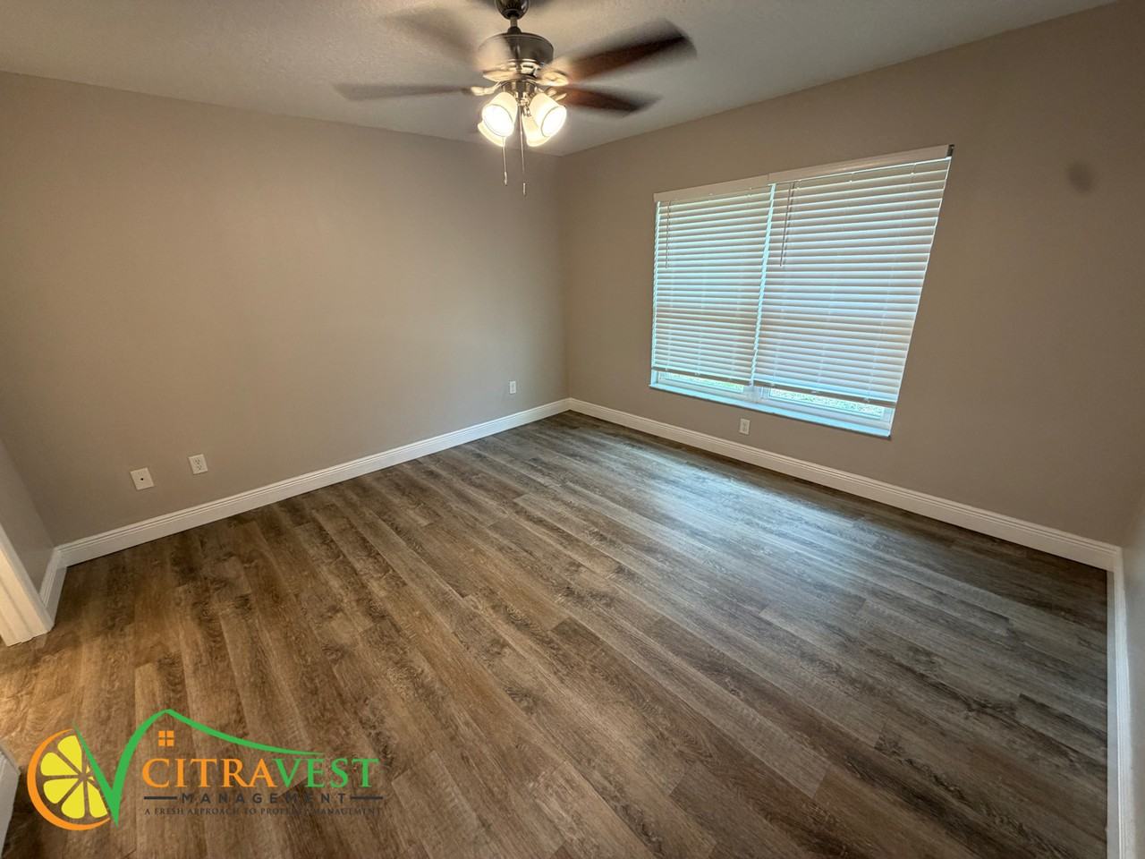 8006 N Voyager Dr - Photo 5 of 14