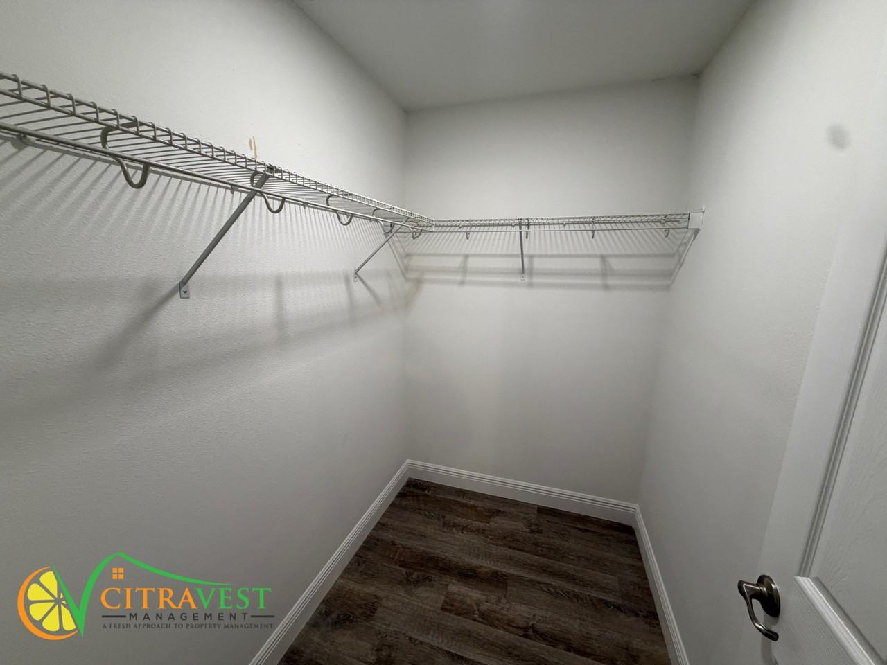 8006 N Voyager Dr - Photo 6 of 14