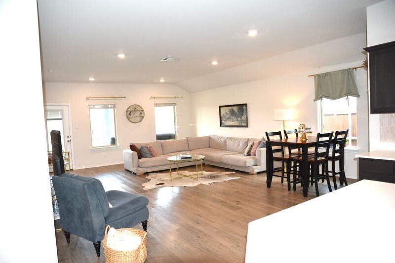 6440 Water Rapids Dr - Photo 2 of 18