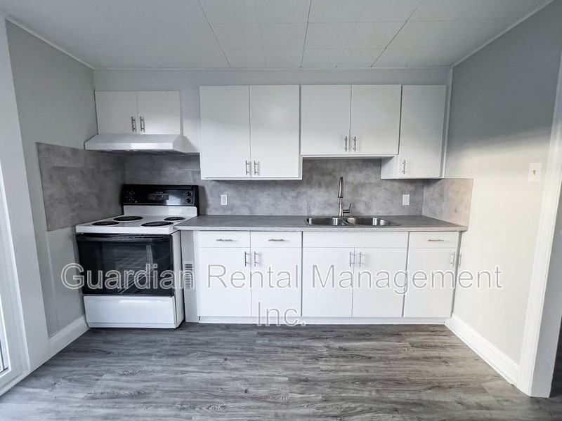 60 Secord St #1 - Photo 2 of 12