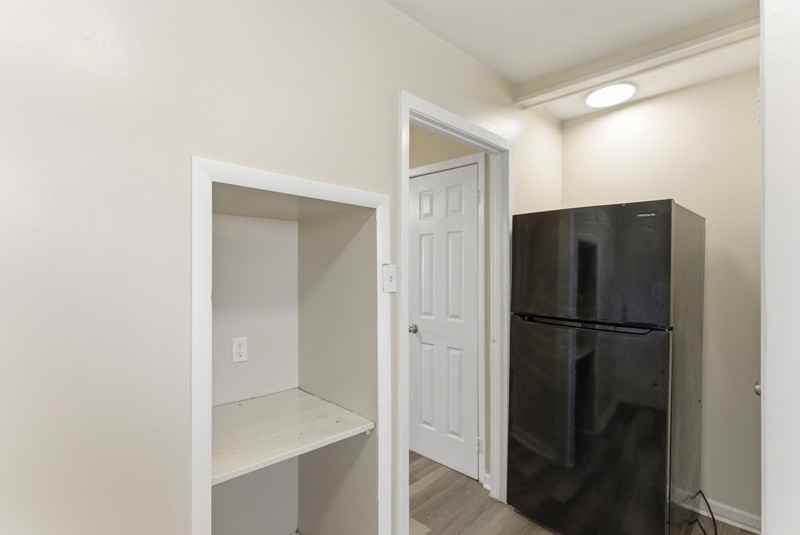 109 N Cruze St - Photo 5 of 10