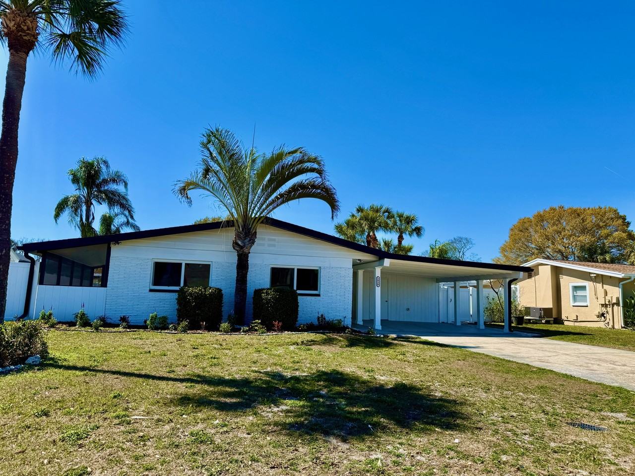 3930 E Eden Roc Cir #NA - Photo 7 of 33