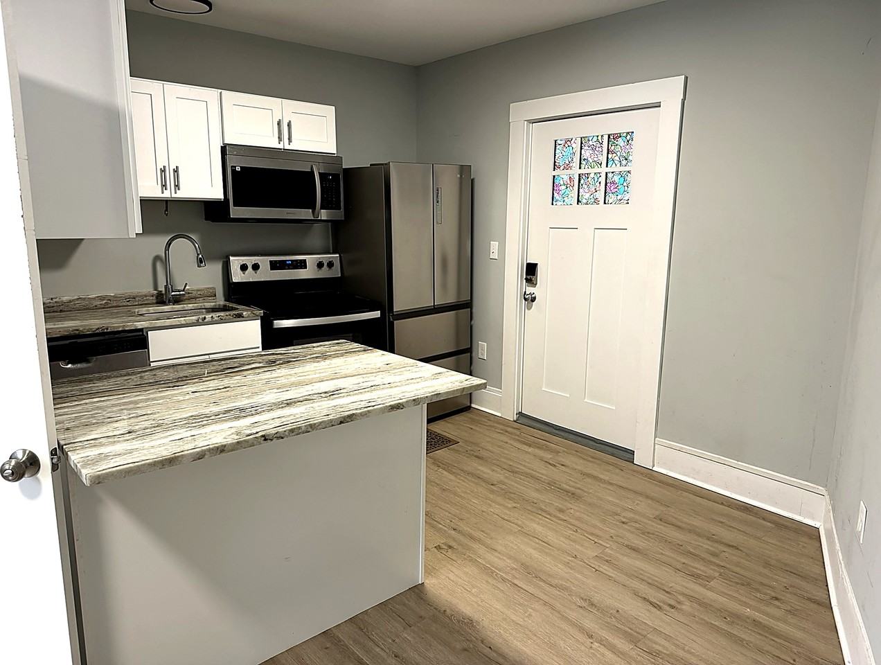 2325 Oak St #23-1 - Photo 2 of 10