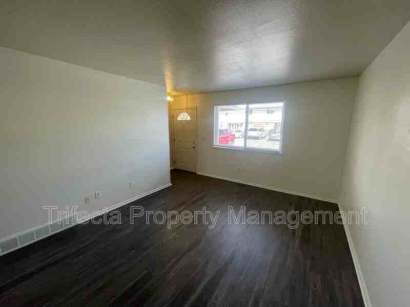 2121 35th Ave - Photo 2 of 18