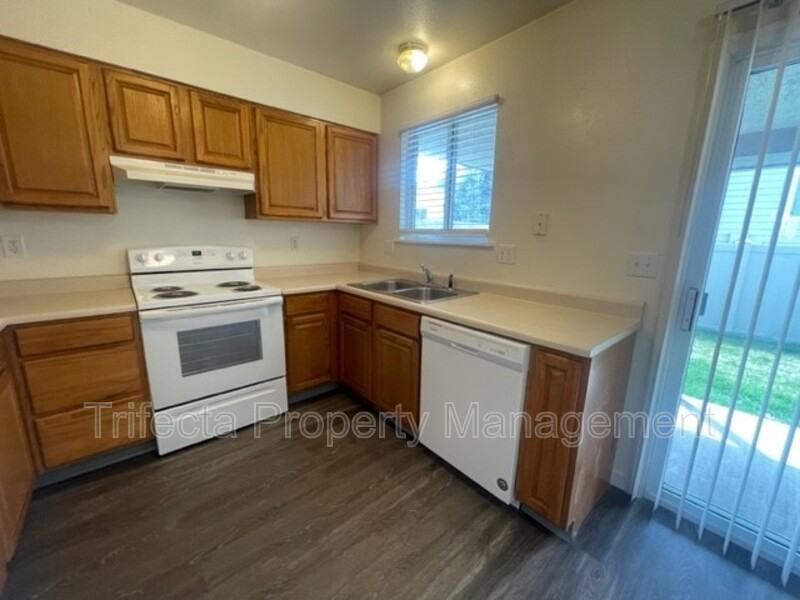 2121 35th Ave - Photo 6 of 18